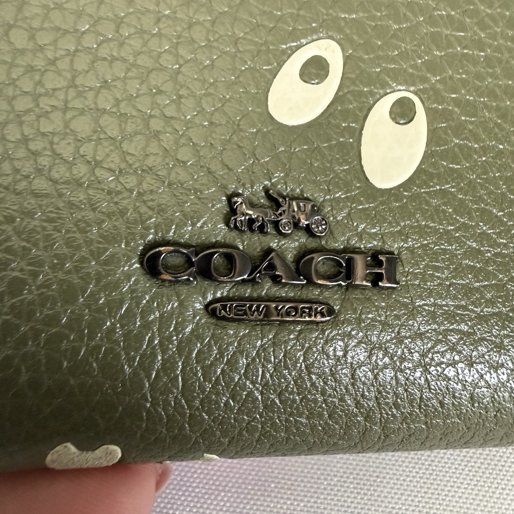Coach Disney Snow White Olive Green Zip Around Wallet Spooky Eyes - Picture 14 of 14
